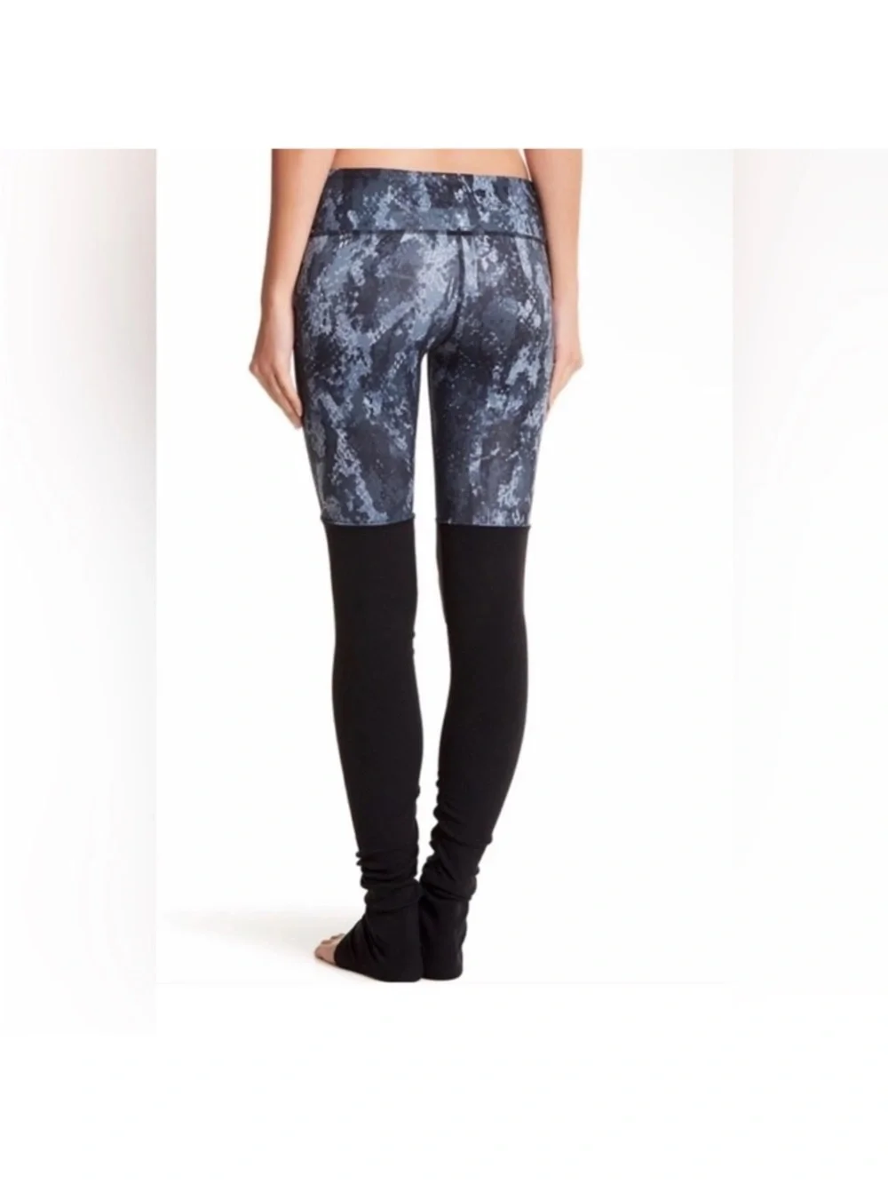 Alo Yoga Women’s Leggings Goddess Ribbed Leggings Black Grey Phyton Print Large
